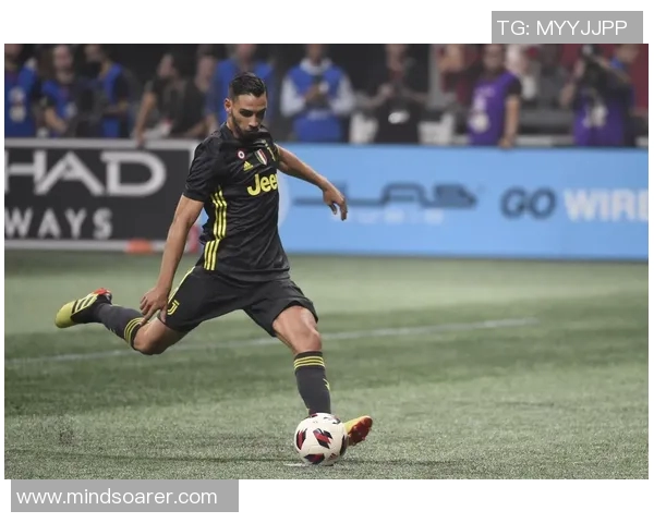 现役足球明星全景介绍与职业生涯精彩瞬间回顾